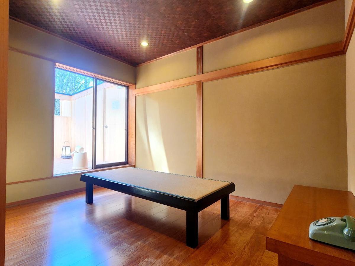Отель Kose Onsen Каруидзава Экстерьер фото