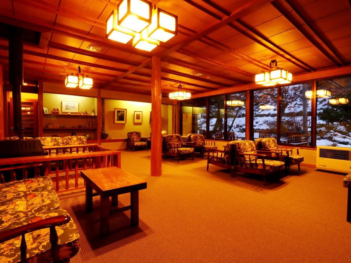 Отель Kose Onsen Каруидзава Экстерьер фото