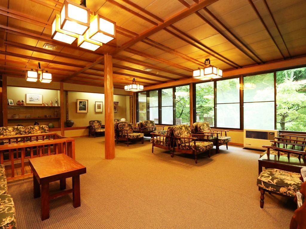 Отель Kose Onsen Каруидзава Экстерьер фото