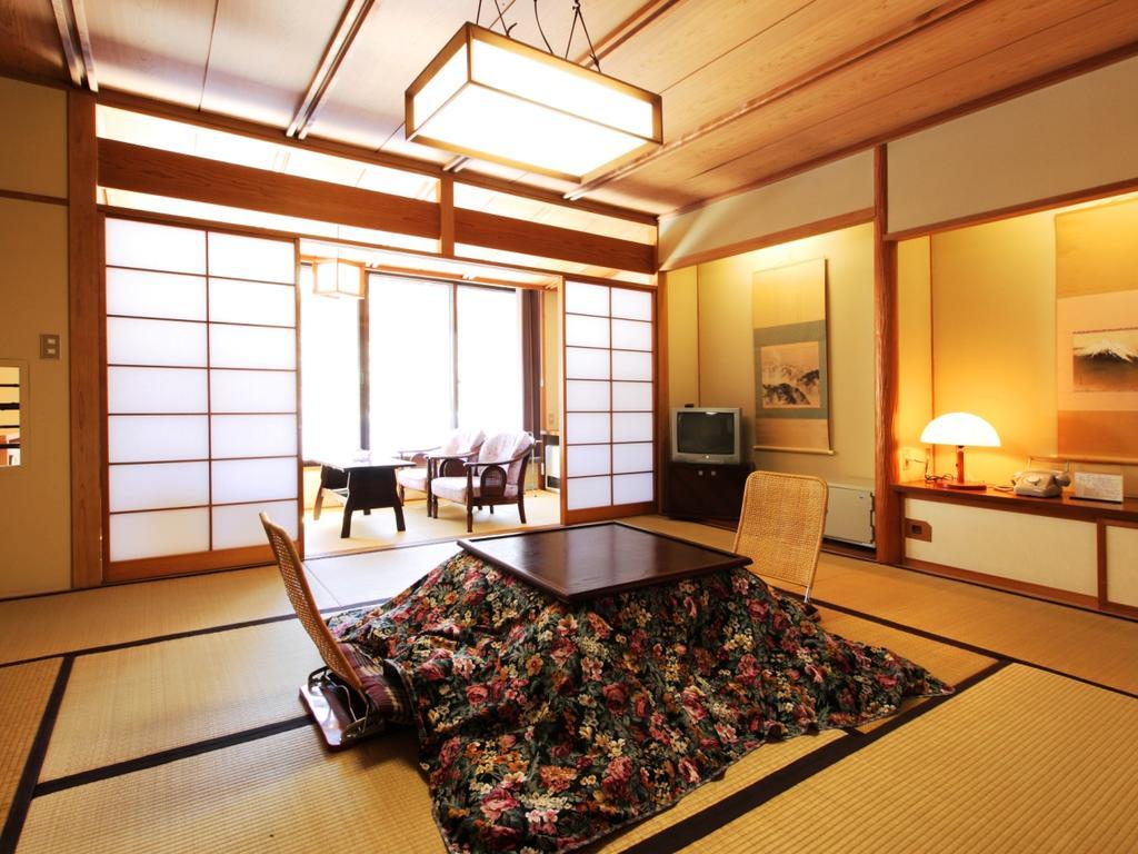 Отель Kose Onsen Каруидзава Экстерьер фото